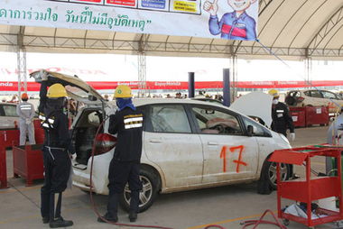 洪水灾难后的清理 泰国销毁1055辆受损本田汽车